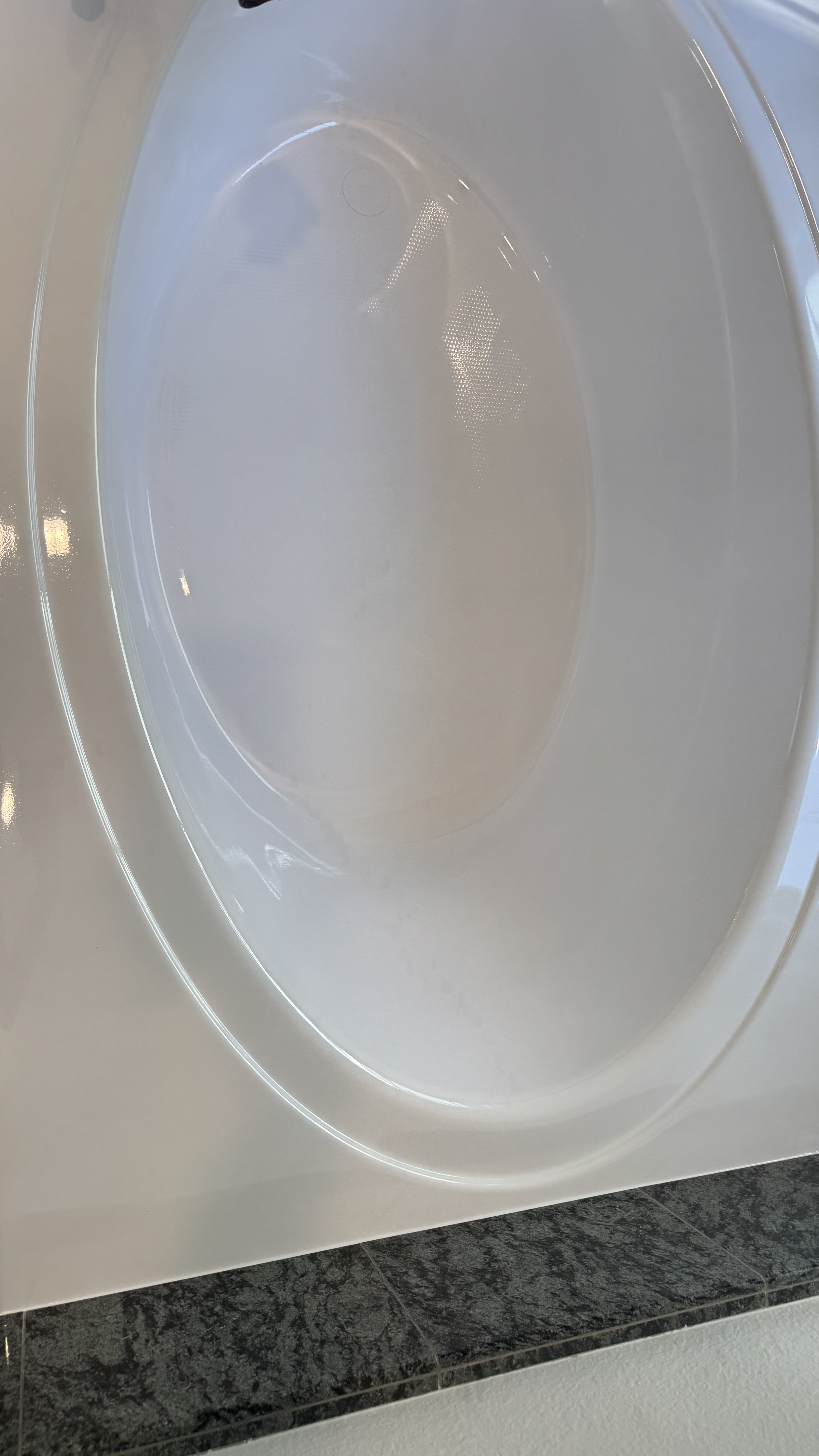 Bathtub reglazing &mdash; Surround taped and masked for overspray control during coating &mdash; Alameda, CA