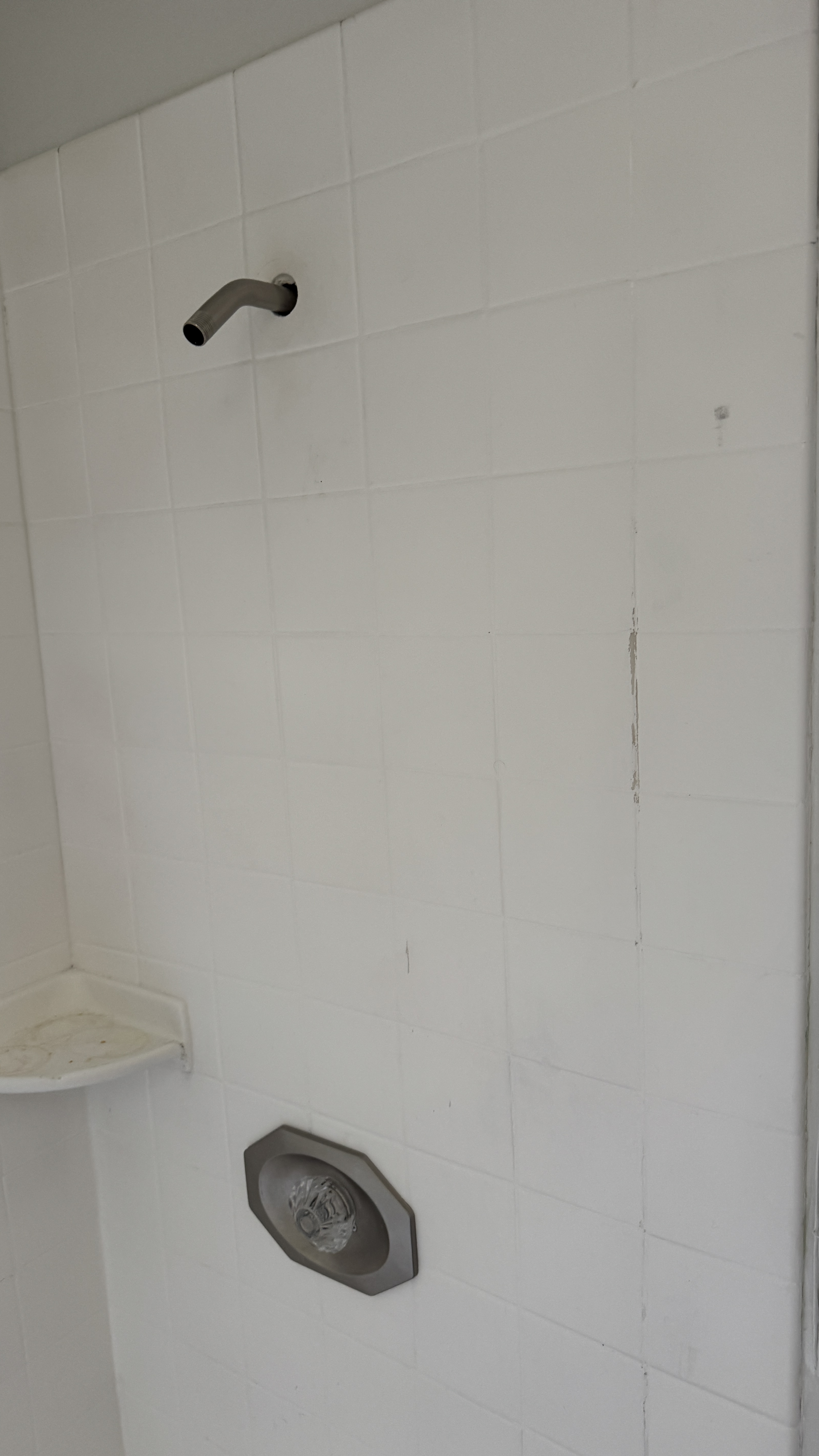 Bathtub reglazing &mdash; Alcove tub cleaned and base masked before etching &mdash; Oakland, CA