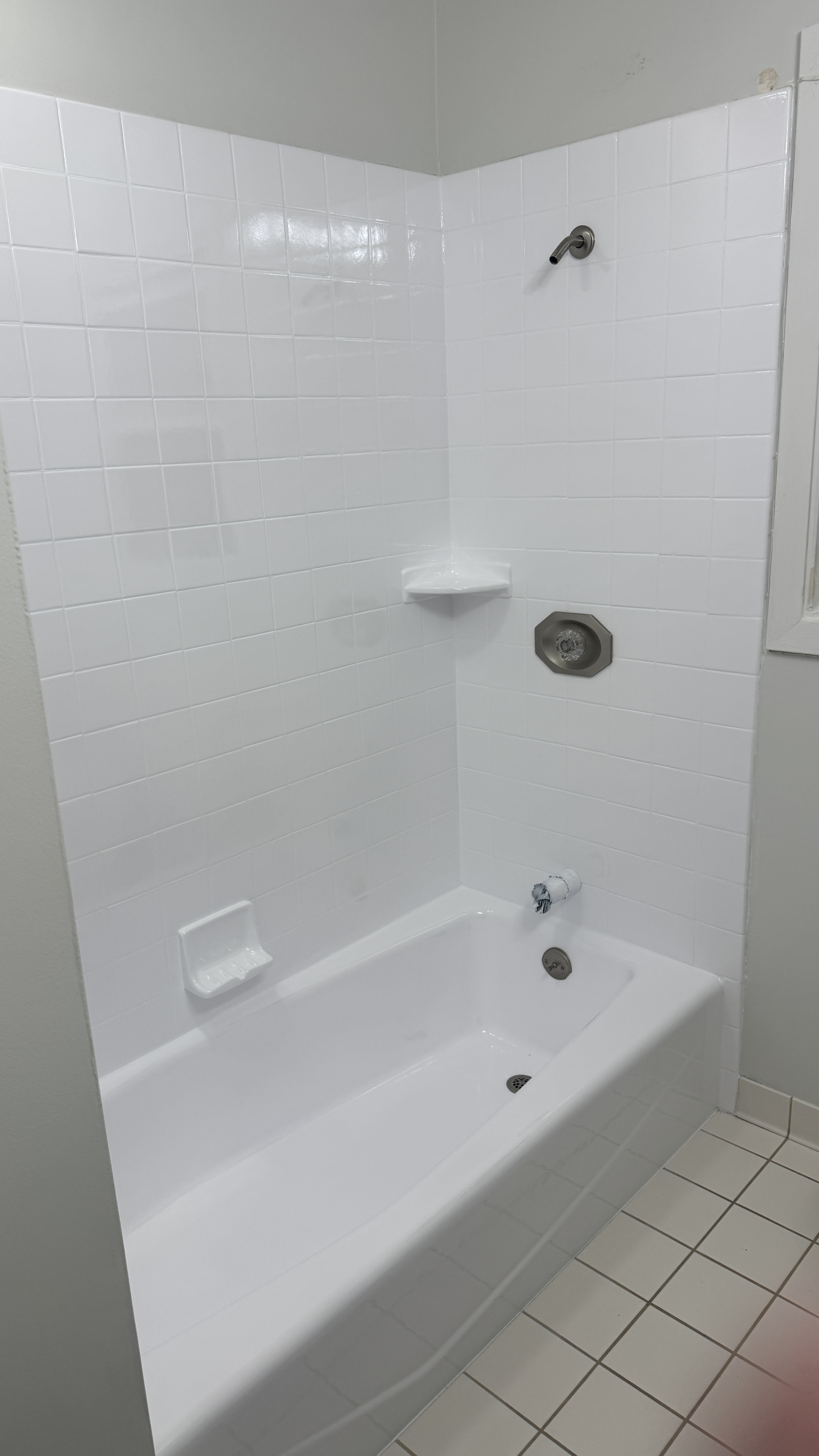 Bathtub reglazing &mdash; Surface stripped and ready for bonding primer and topcoat &mdash; Oakland, CA
